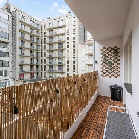 Daire Beautiful Spacious 100m From The With 2 Terraces & Private Garage Box Oostende